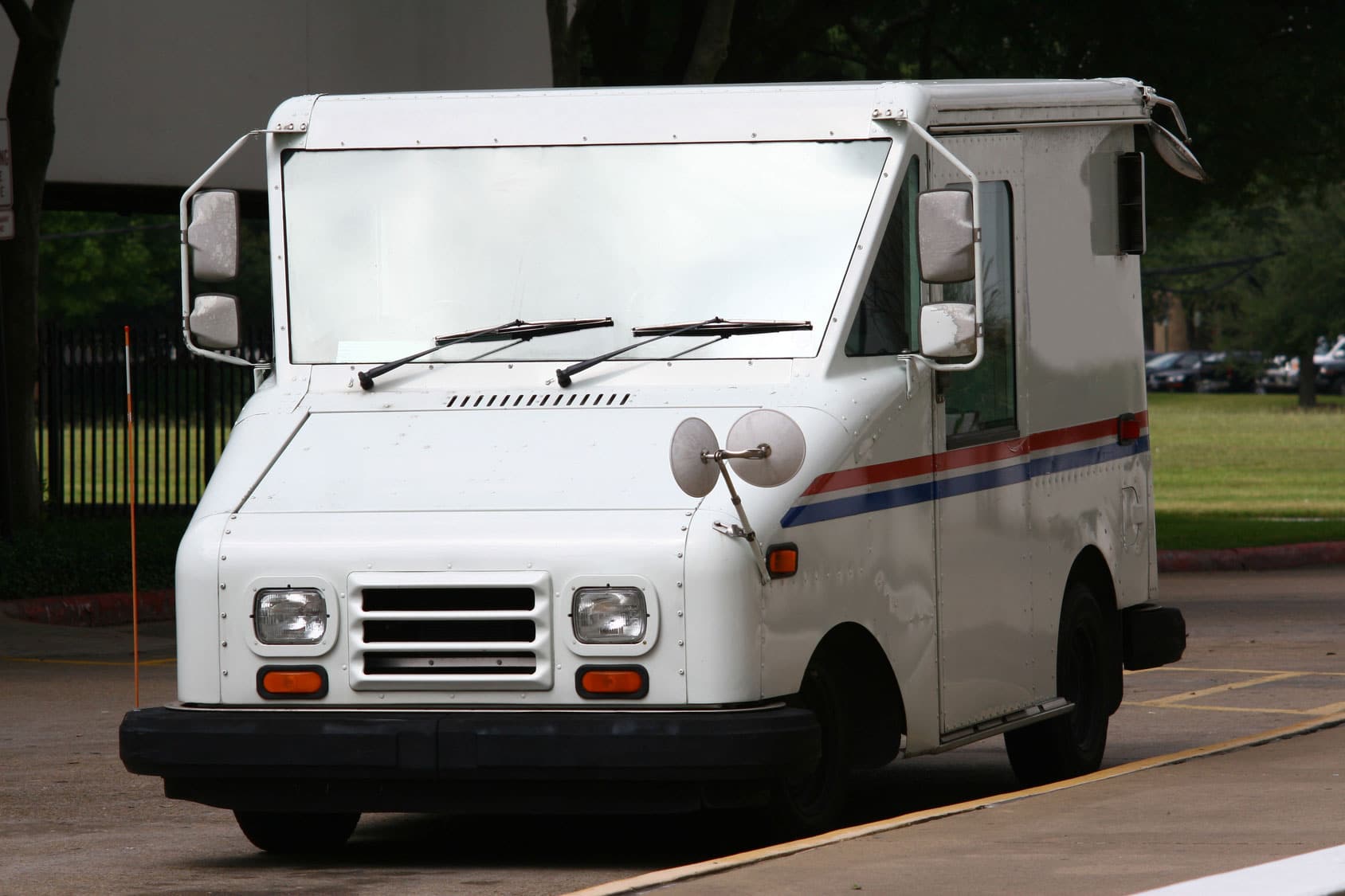 Amazon in Partnership with the US Postal Service